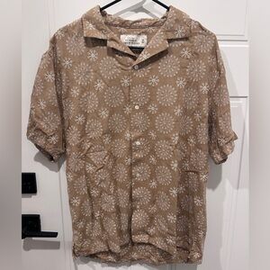 Abercrombie & Fitch Linen Blend Short Sleeve Button Shirt with White Embroidery